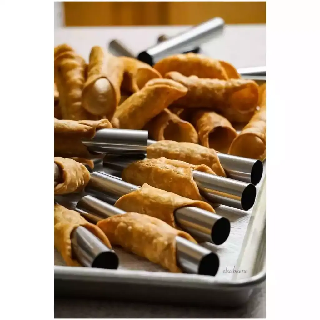 white-canoli.webp